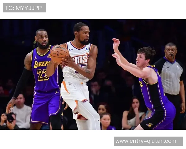 2021年NBA精彩对决篮网与勇士的巅峰较量回顾与分析 2021年NBA精彩对决篮网与勇士的巅峰较量回顾与分析