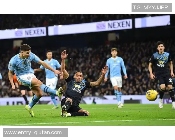 曼联与曼城对决分析谁在历史交锋中占据优势 曼联与曼城对决分析谁在历史交锋中占据优势